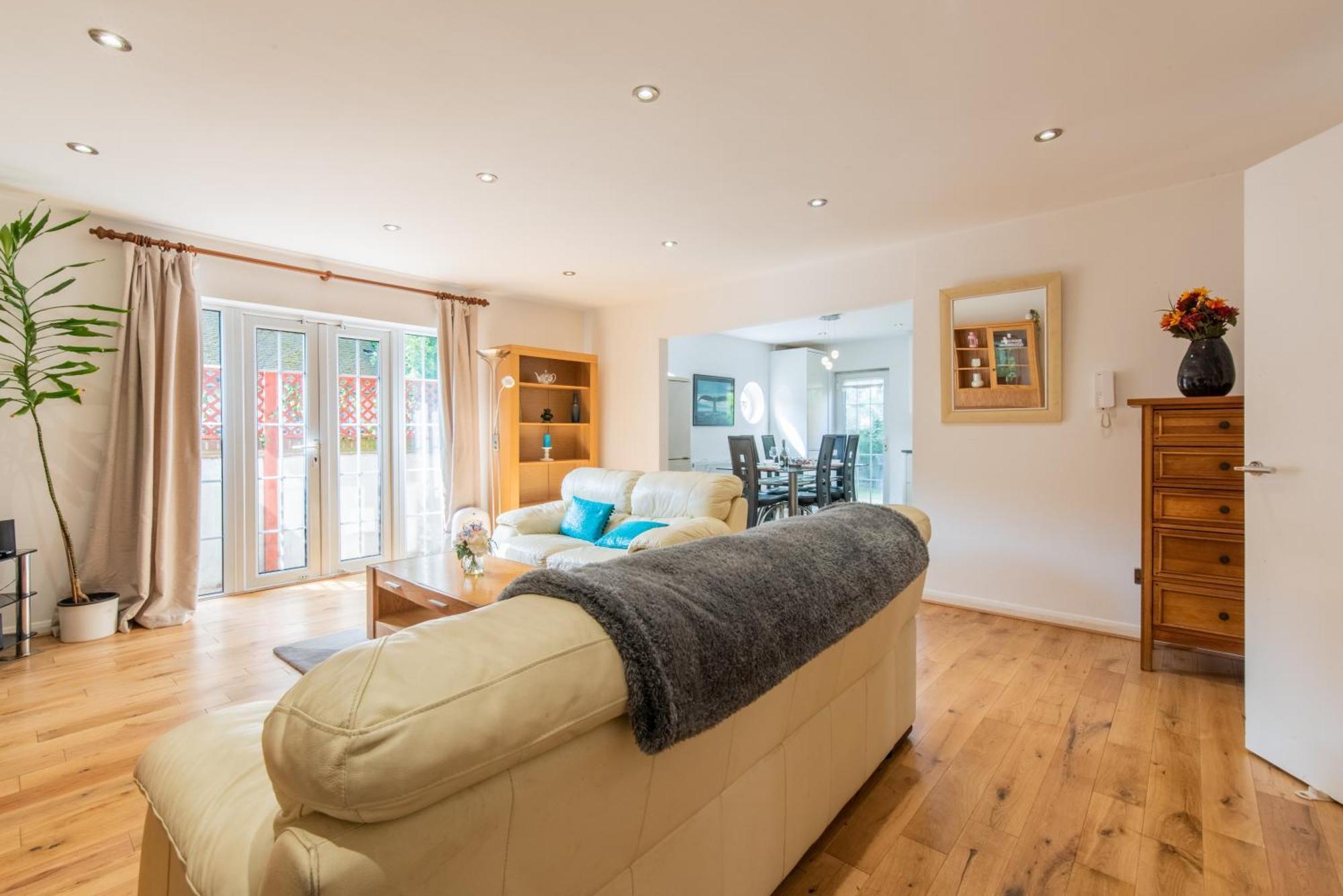 London Stratford - Spacious 2 Bed Flat With Secured Parking & Private Garden Luaran gambar