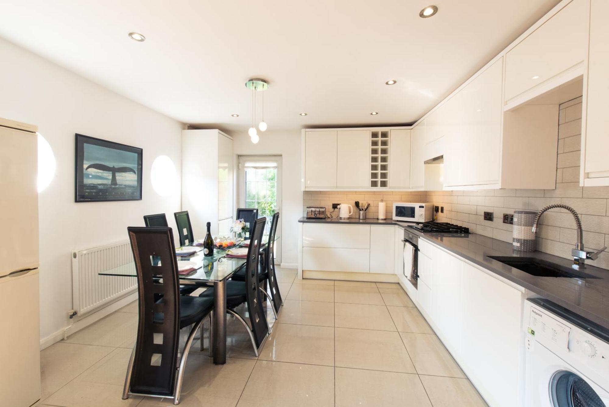 London Stratford - Spacious 2 Bed Flat With Secured Parking & Private Garden Luaran gambar